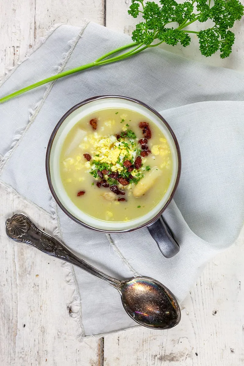 Aspergesoep met spekjes