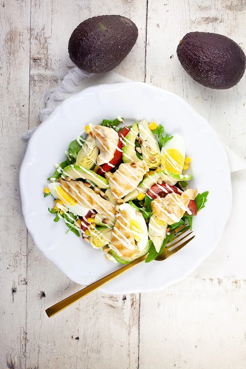 Avocado salade met kip