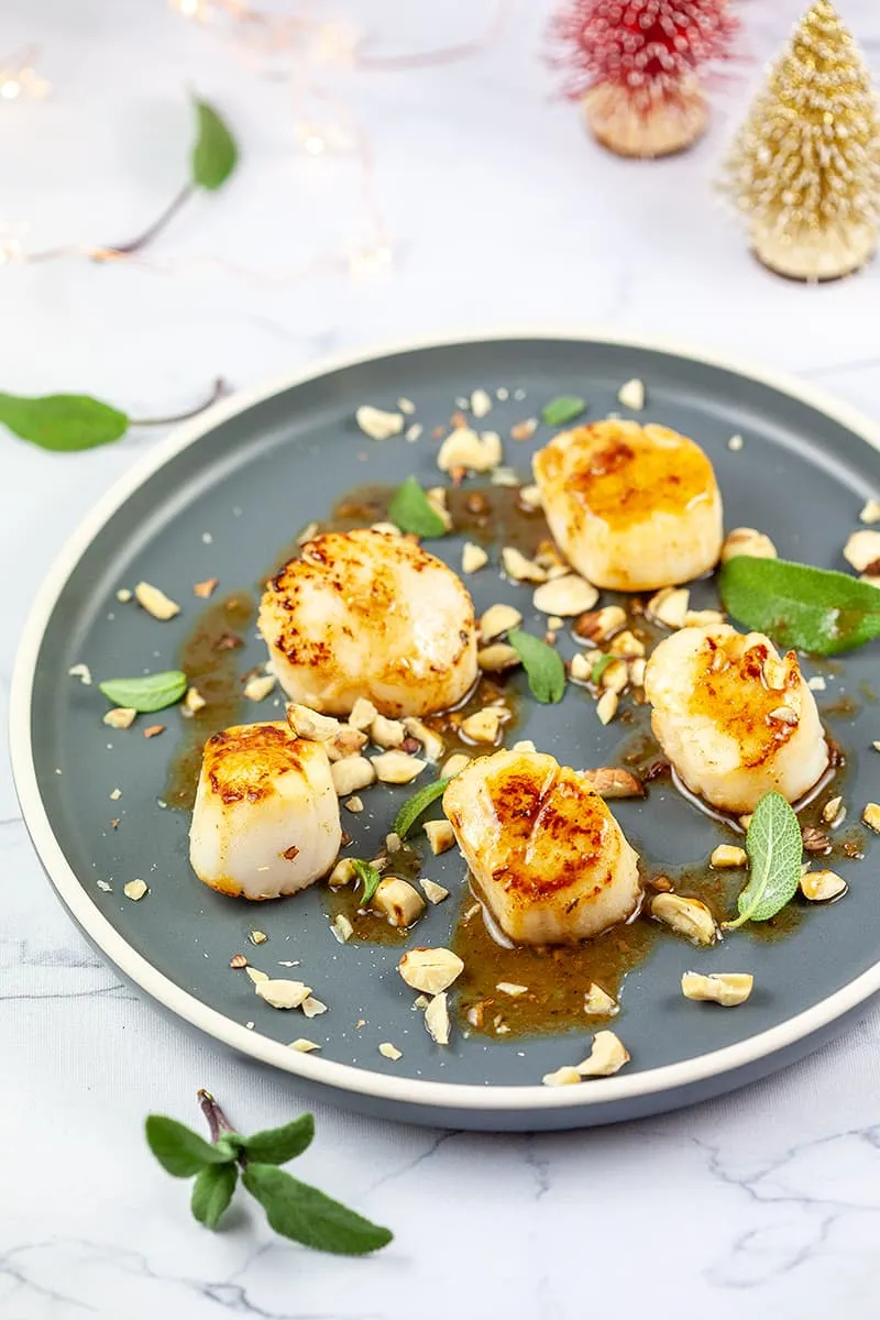 Coquilles met hazelnoten en salie
