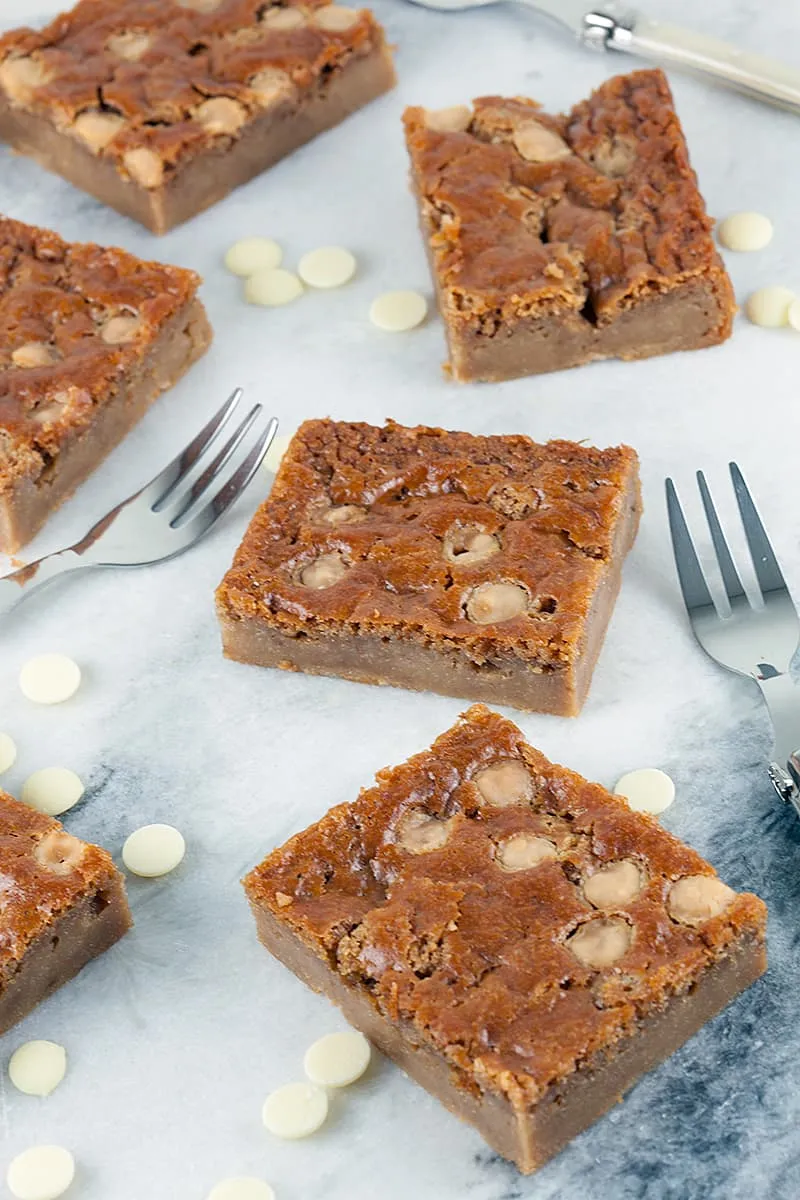 Espresso brownies met witte chocolade