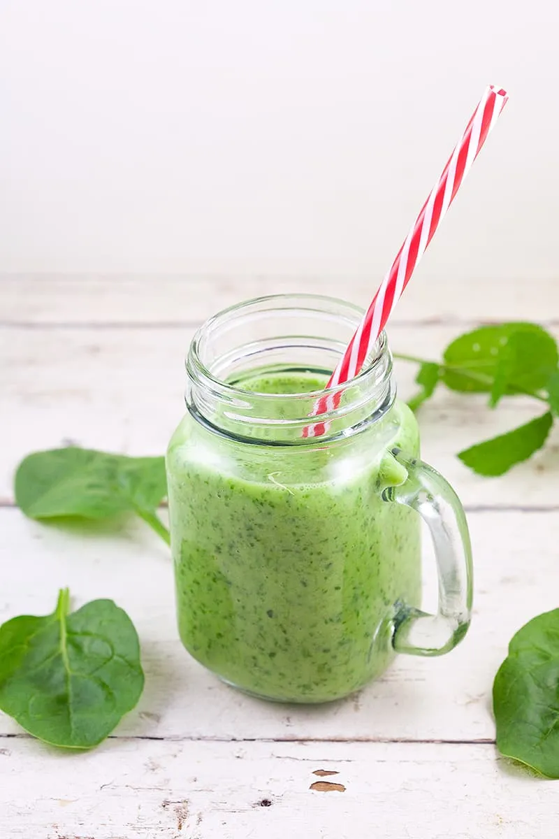 Groene smoothie met spinazie en banaan