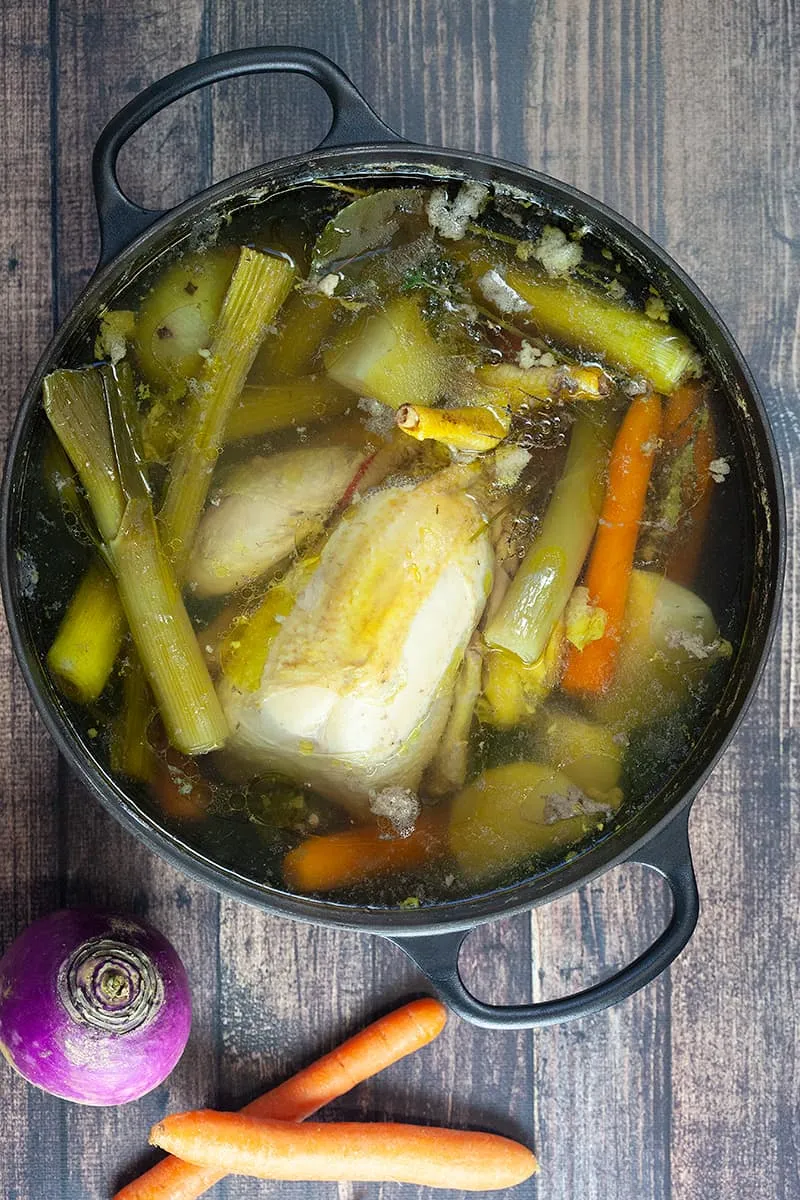 Kip in het pannetje (poule au pot)