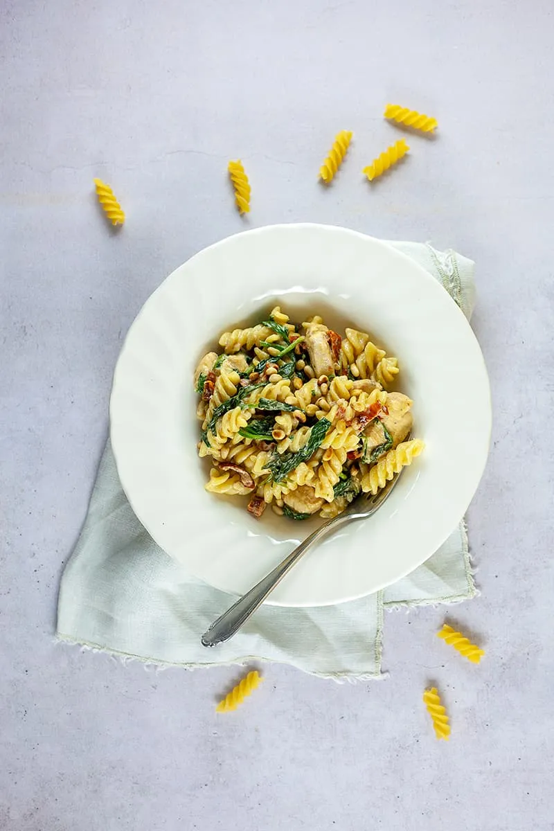 Pasta met kip en romige spinazie