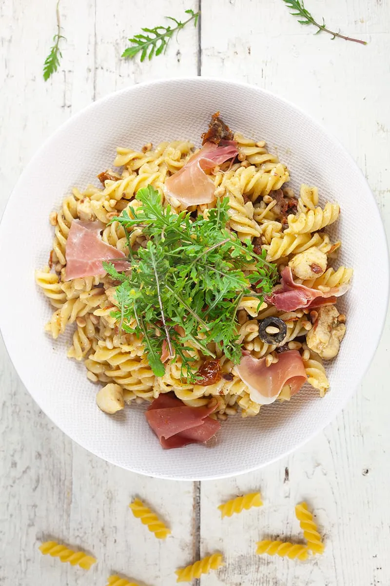 Pasta met kip en zongedroogde tomaten
