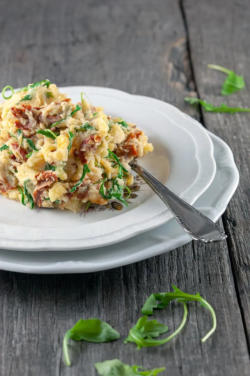 Rucola stamppot met zongedroogde tomaatjes