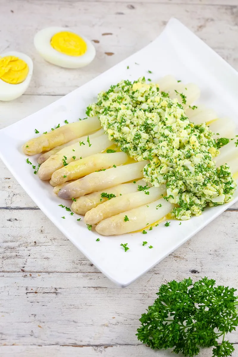 Asperges à la Flamande (asperges op Vlaamse wijze)