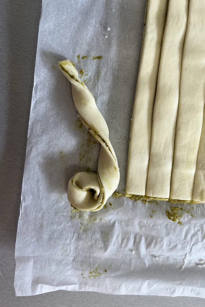 Bladerdeeg met pesto maken - stap 3
