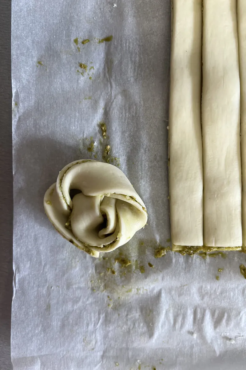 Bladerdeeg met pesto maken - stap 4