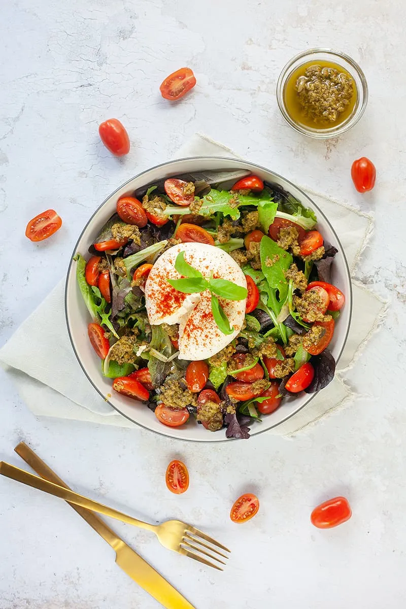 Burrata salade met pesto