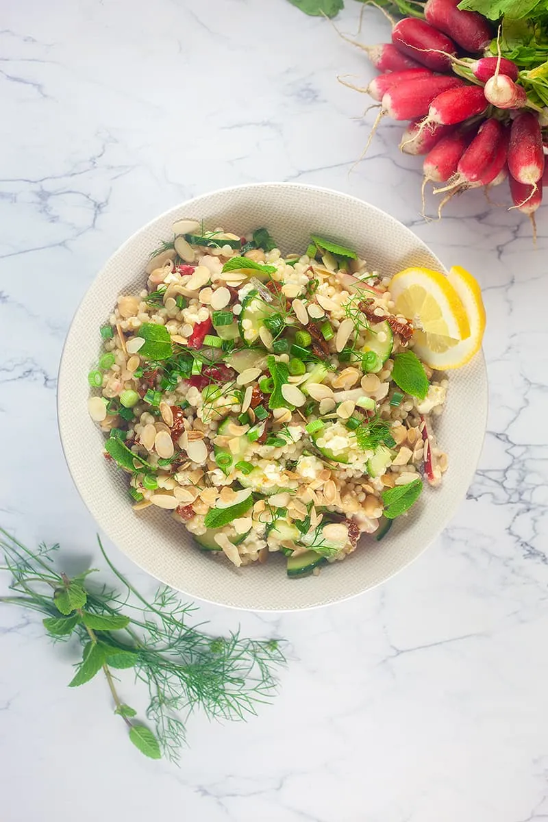 Frisse parelcouscous salade