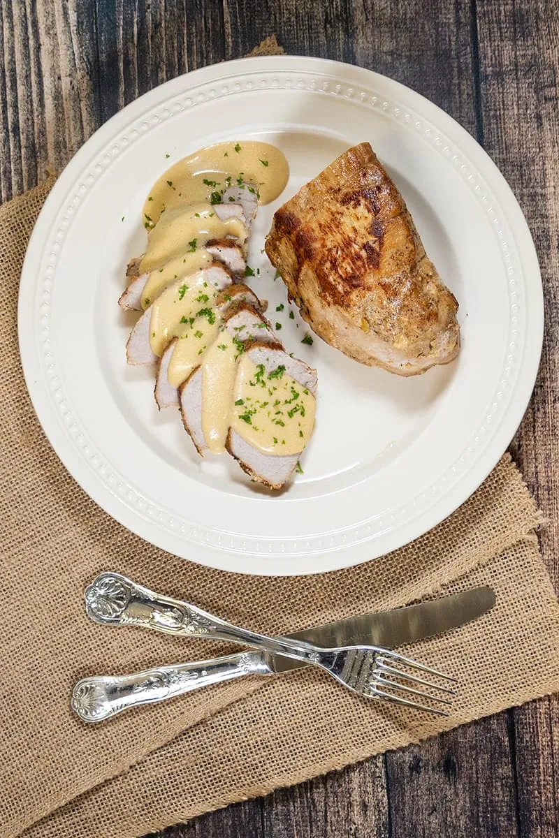 Kalfsrollade met roomsaus