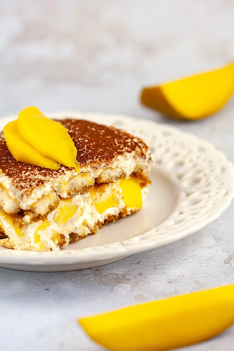 Mango tiramisu