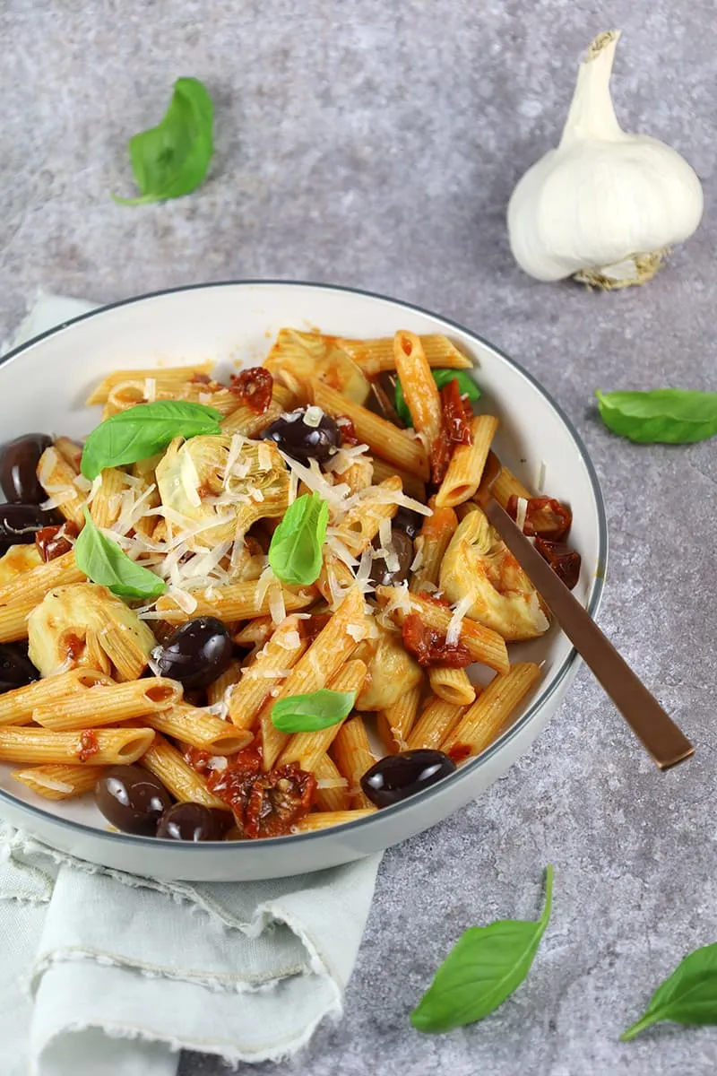 Pasta met artisjok en olijven