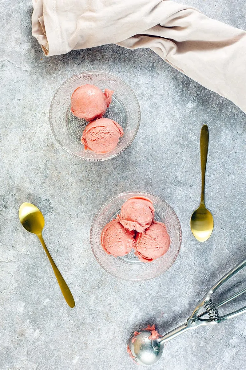 Rabarbersorbet met vanille