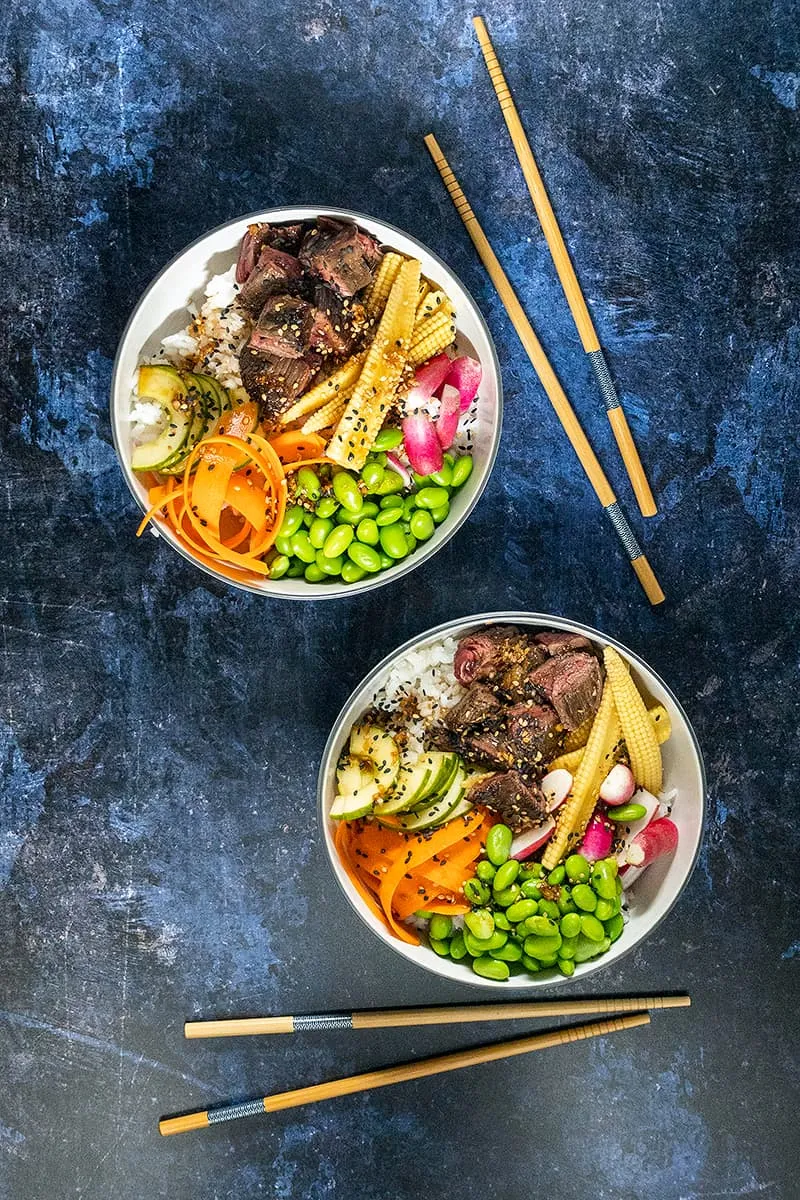 Poké bowl met biefstuk