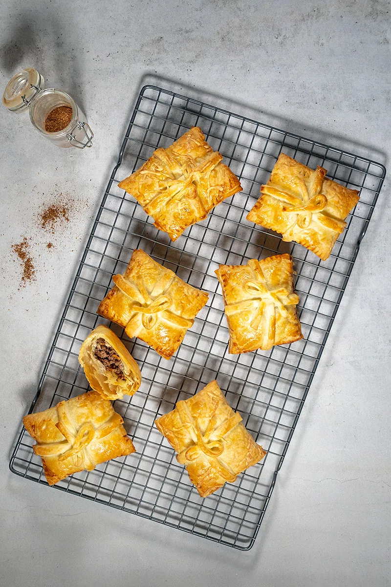 Sinterklaas pakjes van bladerdeeg
