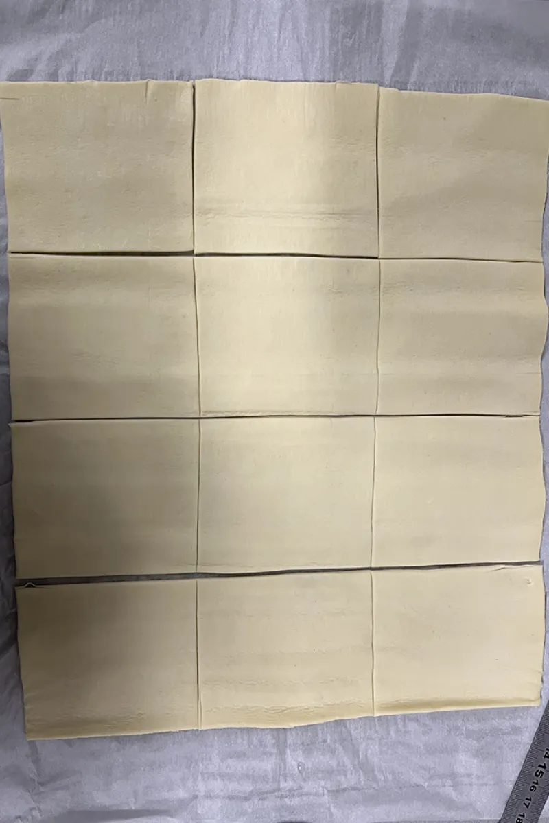 Sinterklaas pakjes van bladerdeeg maken - stap 1