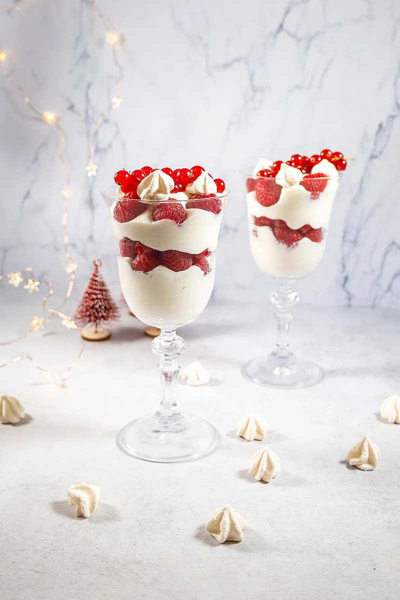 Vanille mousse met rood fruit