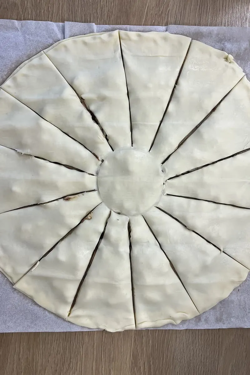 Bladerdeeg met Nutella en peer maken - stap 3