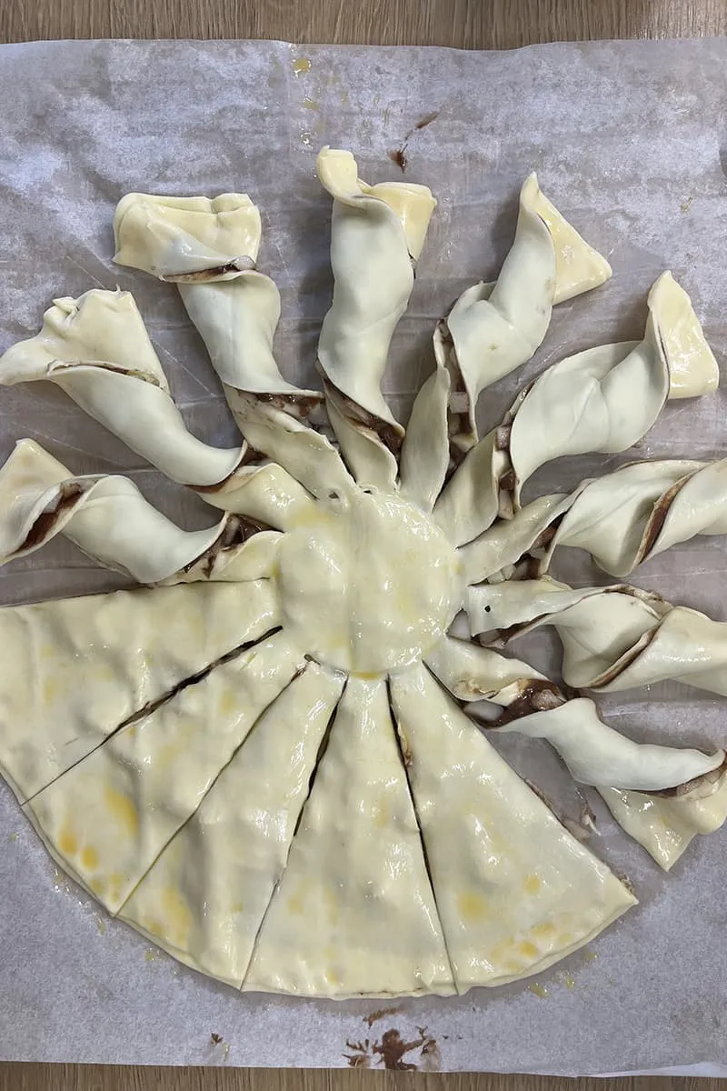 Bladerdeeg met Nutella en peer maken - stap 4