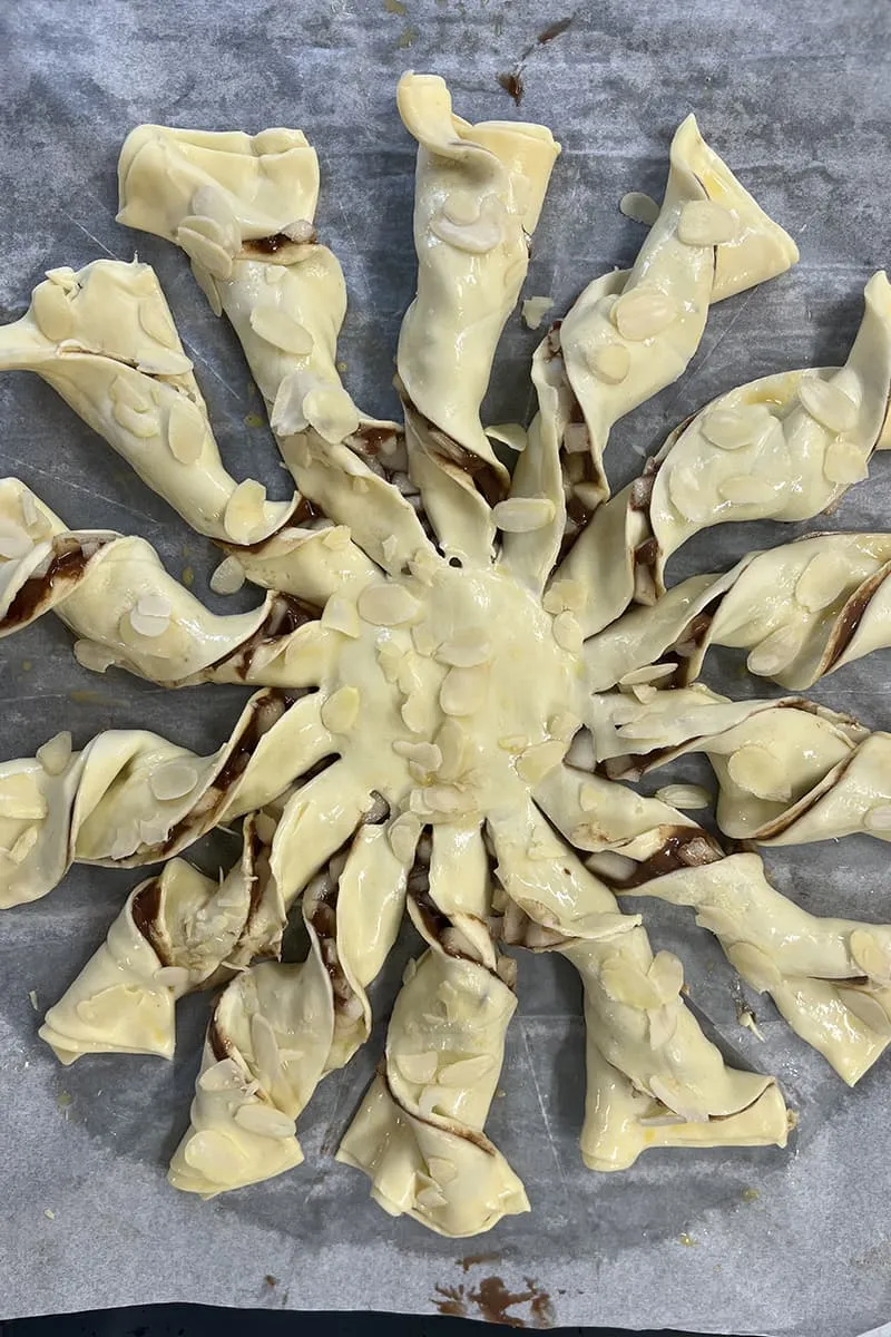 Bladerdeeg met Nutella en peer maken - stap 5