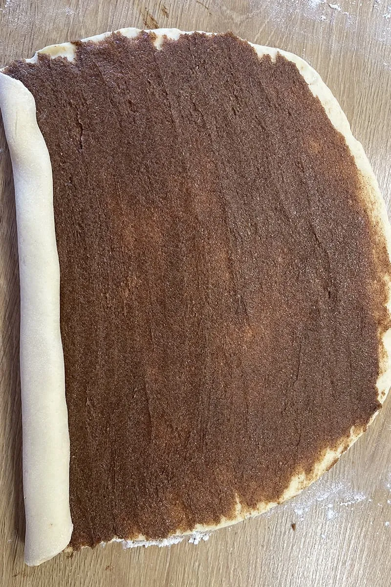 Cinnamon roll kerstboom maken - stap 1