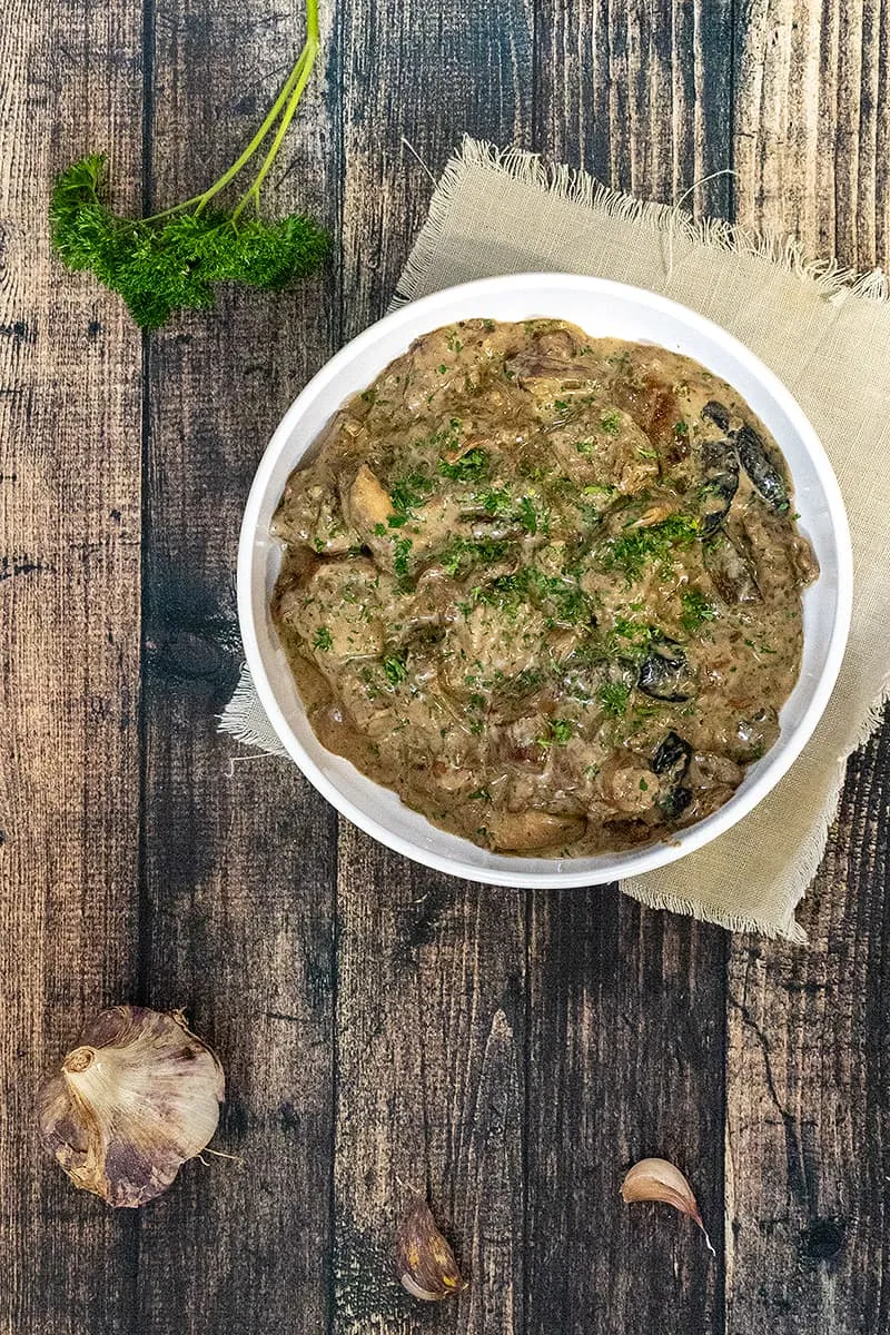 Zelf eekhoorntjesbrood met roomsaus maken