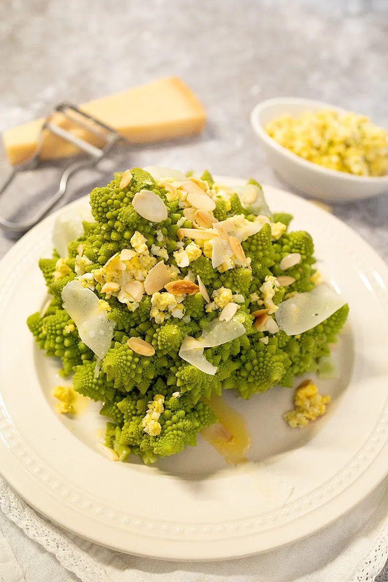 Hele romanesco met ei