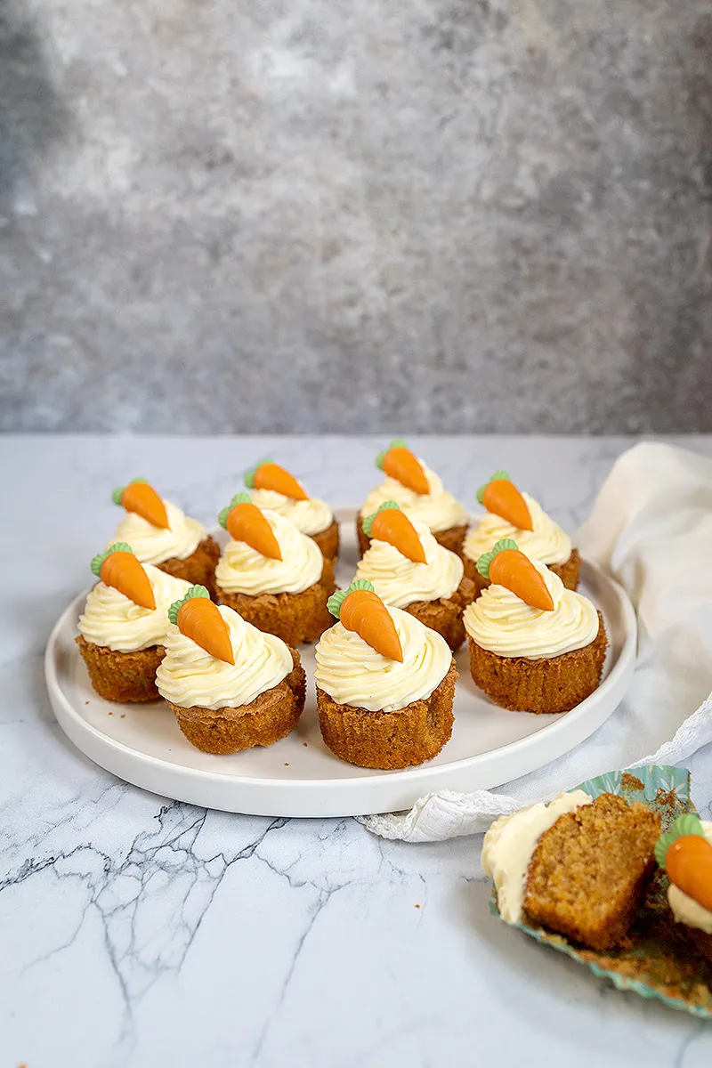 Mini carrot cakejes