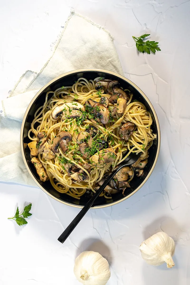 Pasta met champignons en knoflook