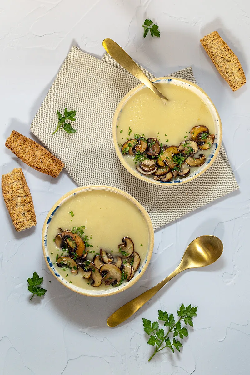 Pastinaaksoep met champignons