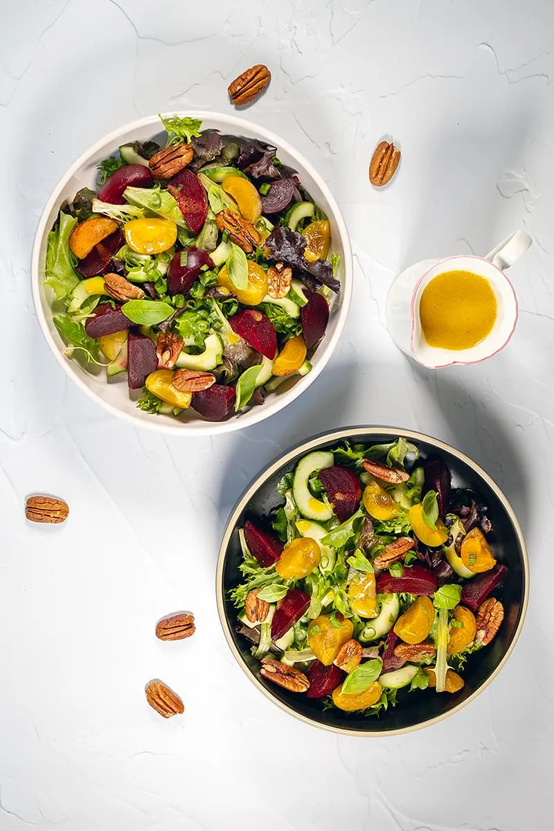 Rode bieten salade met pruimen