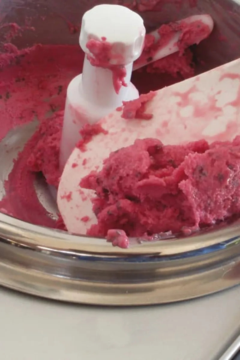 Salie ijs met ovengebakken perzik voorbereiding - stap 3