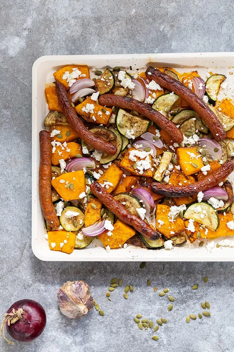 Traybake met pompoen en merguez worstjes