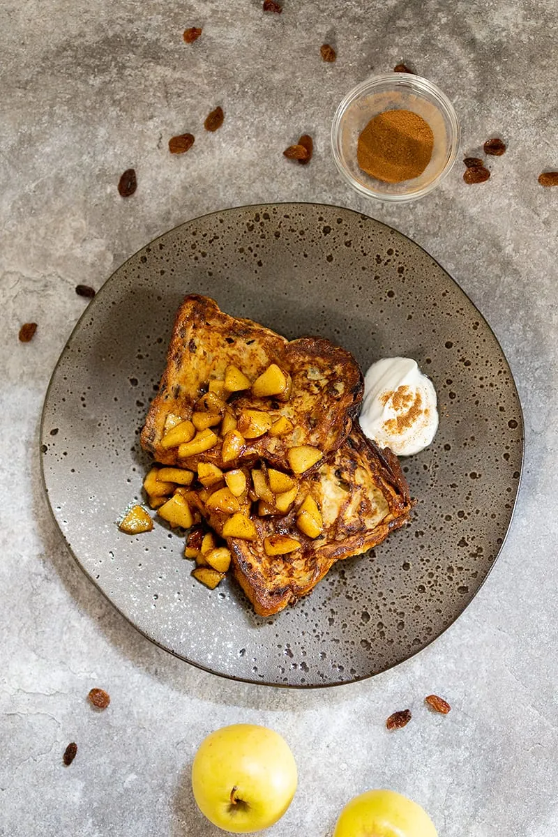 Wentelteefjes van krentenbrood