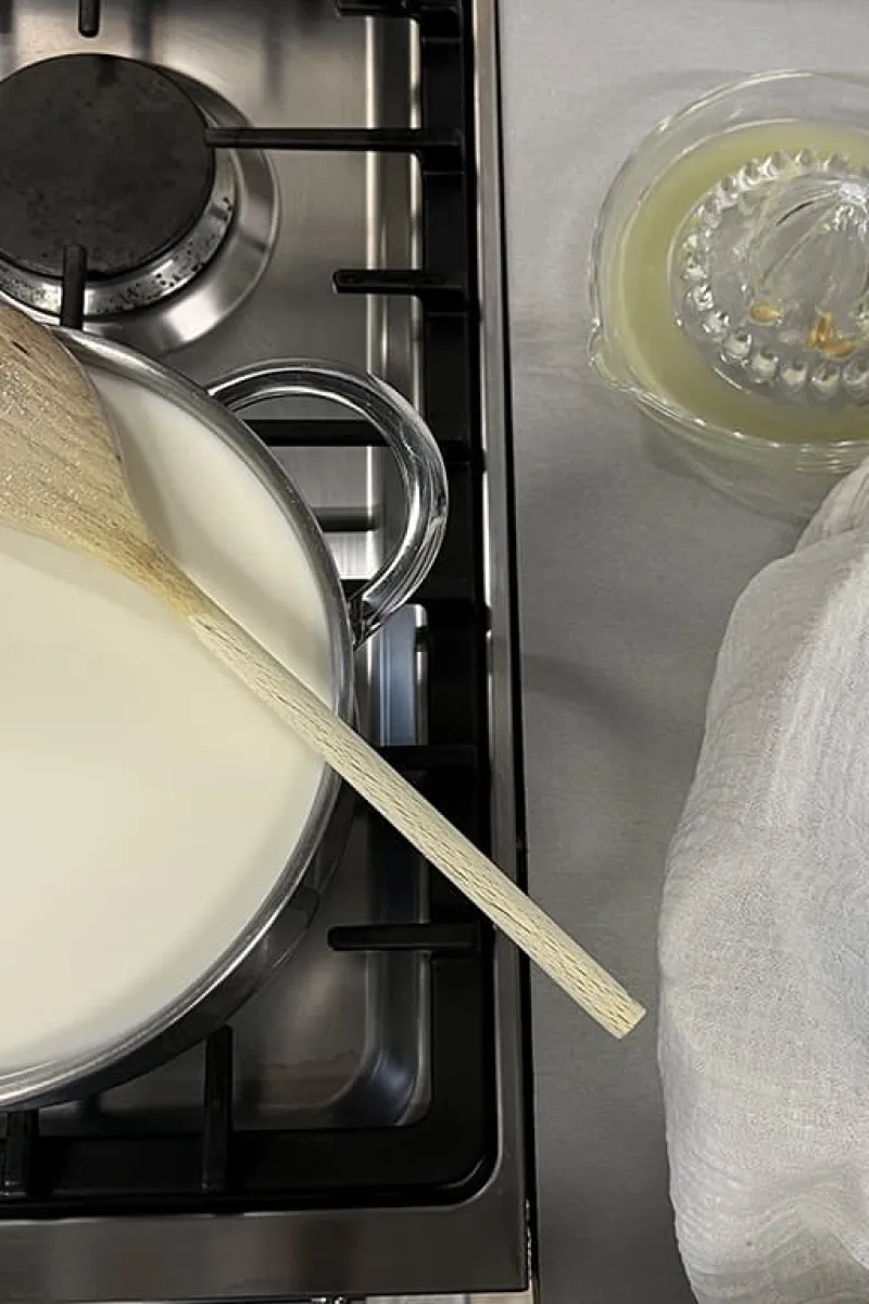 Zelf paneer maken - stap 1