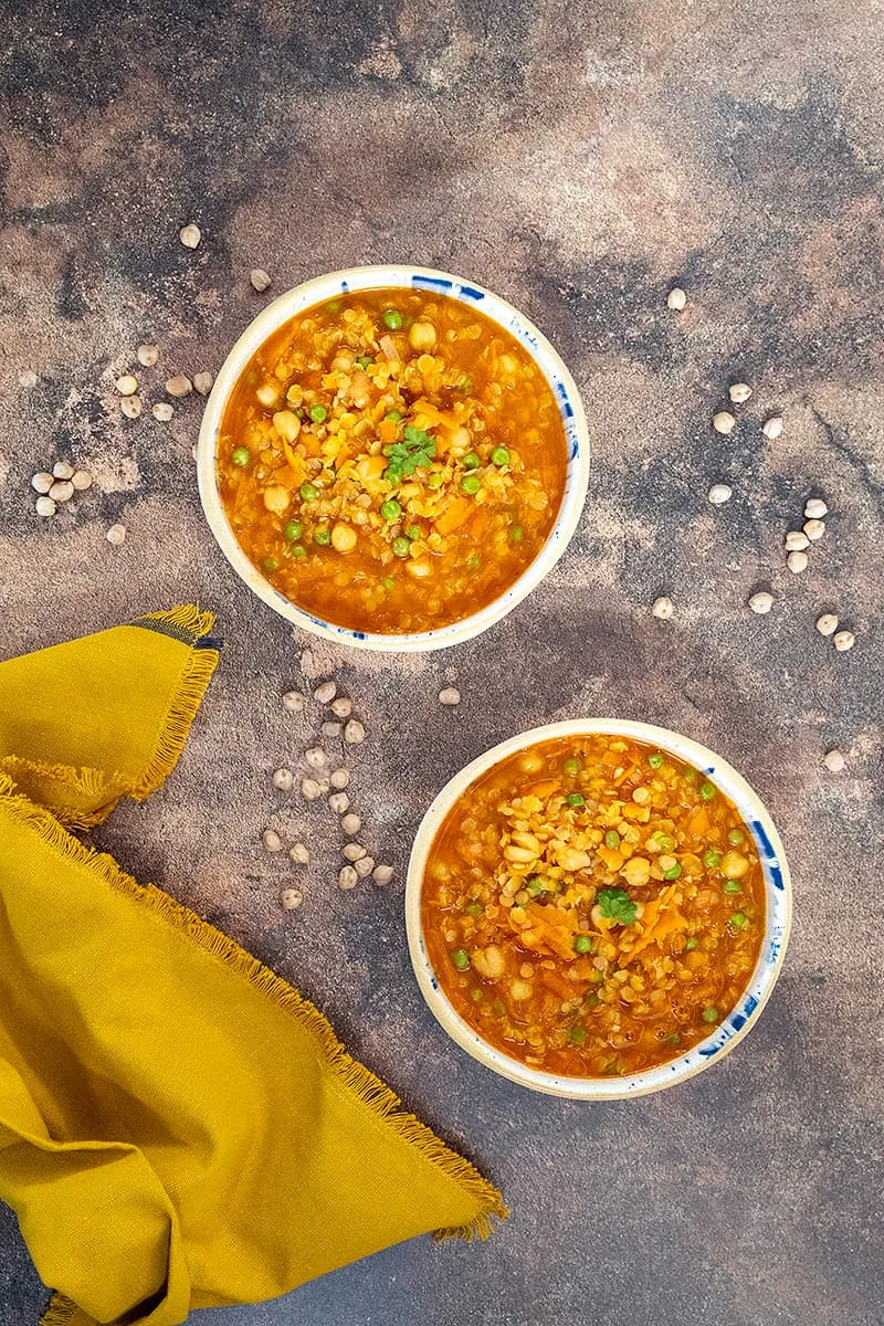 Linzensoep met kikkererwten