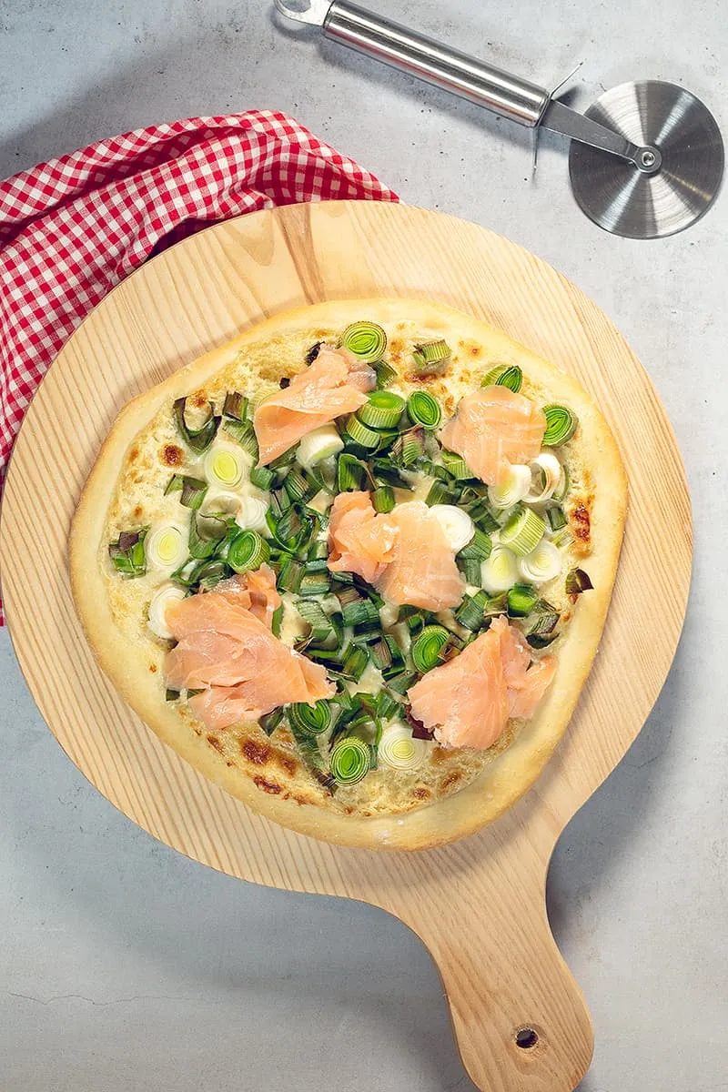 Preipizza met gerookte zalm