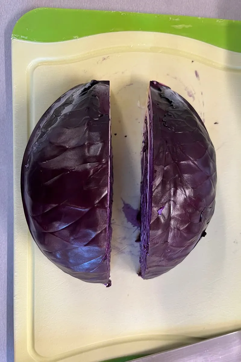 Zelf rode koolsalade met appel maken - stap 1