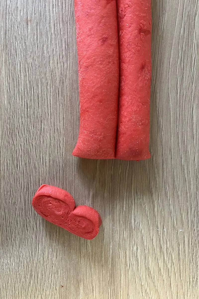 Roze zoete broodjes met roomkaas voorbereiden - stap 2