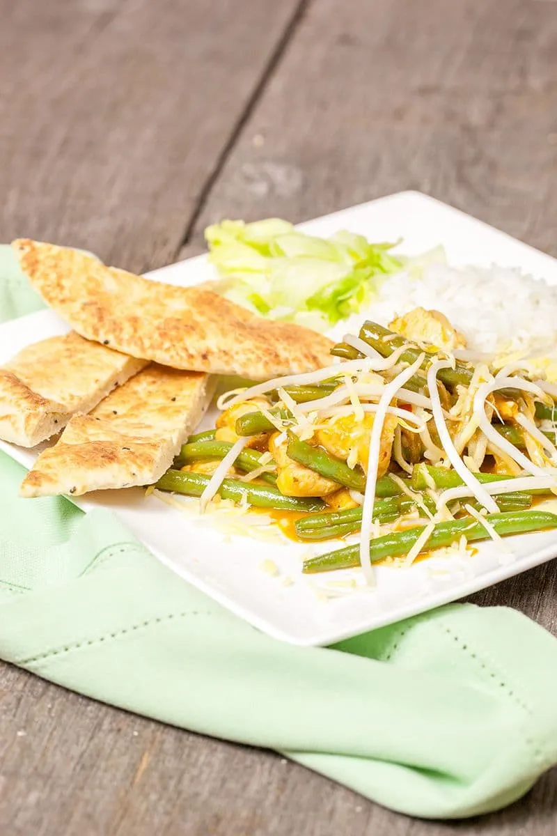 Zoetzure kip met naanbrood