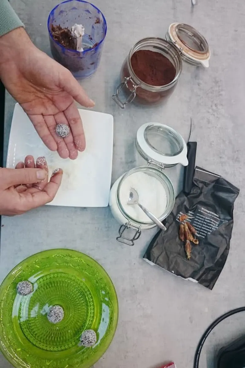 Suikervrije kokosballetjes maken
