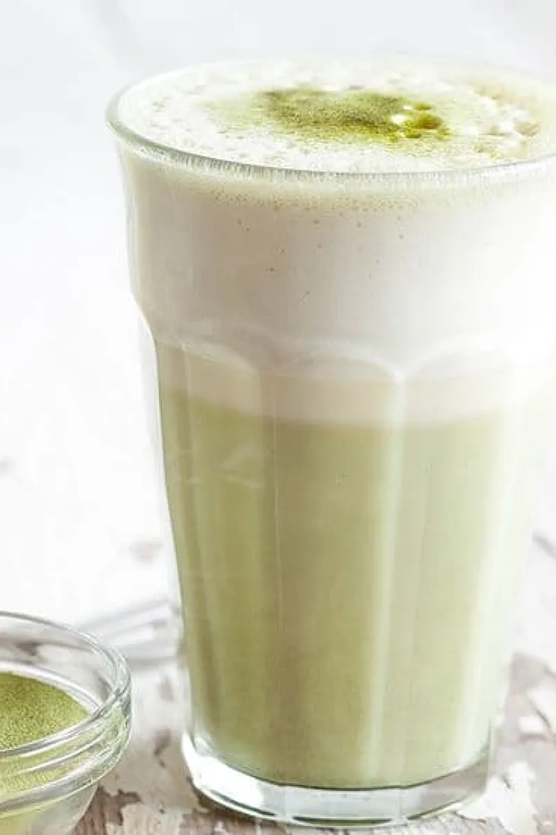 Matcha latte (groene thee latte)