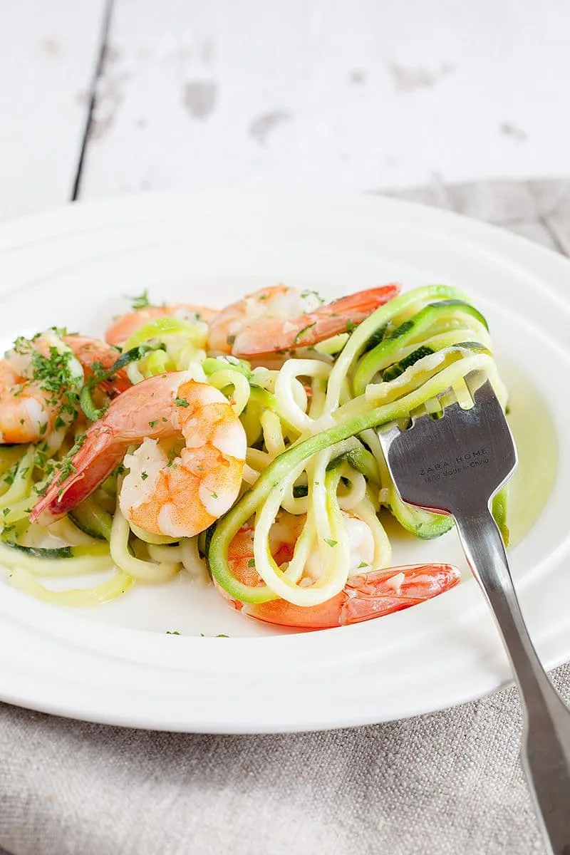 Courgetti met gamba's en kokosnoot