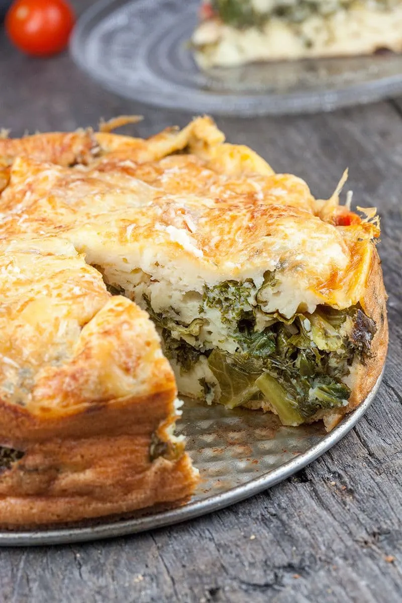 Vegetarische boerenkool en cherry tomaatjes taart