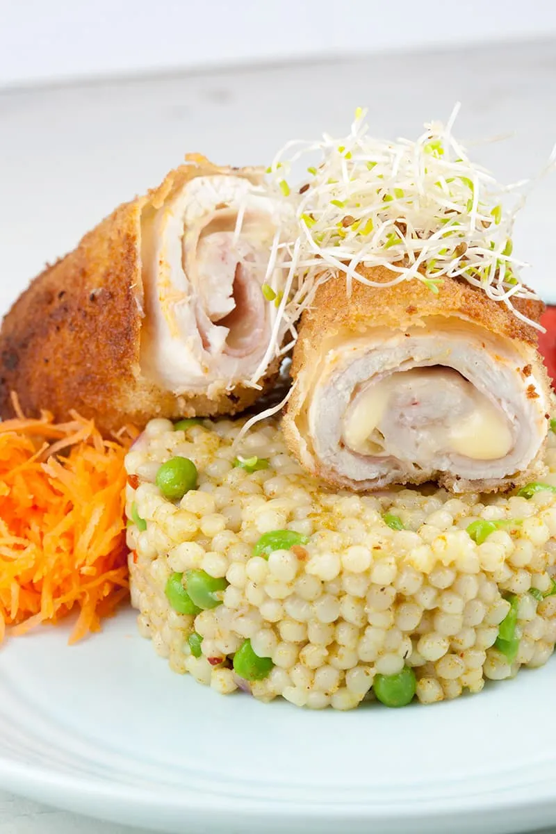 Cordon bleu met parel couscous