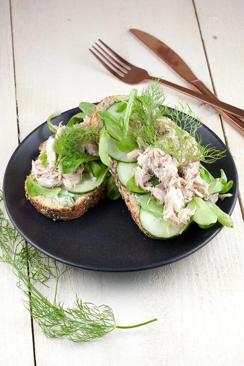 Broodje gerookte makreel met dille