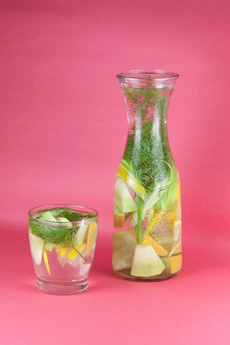 Dille, meloen, citroen en appel detox water