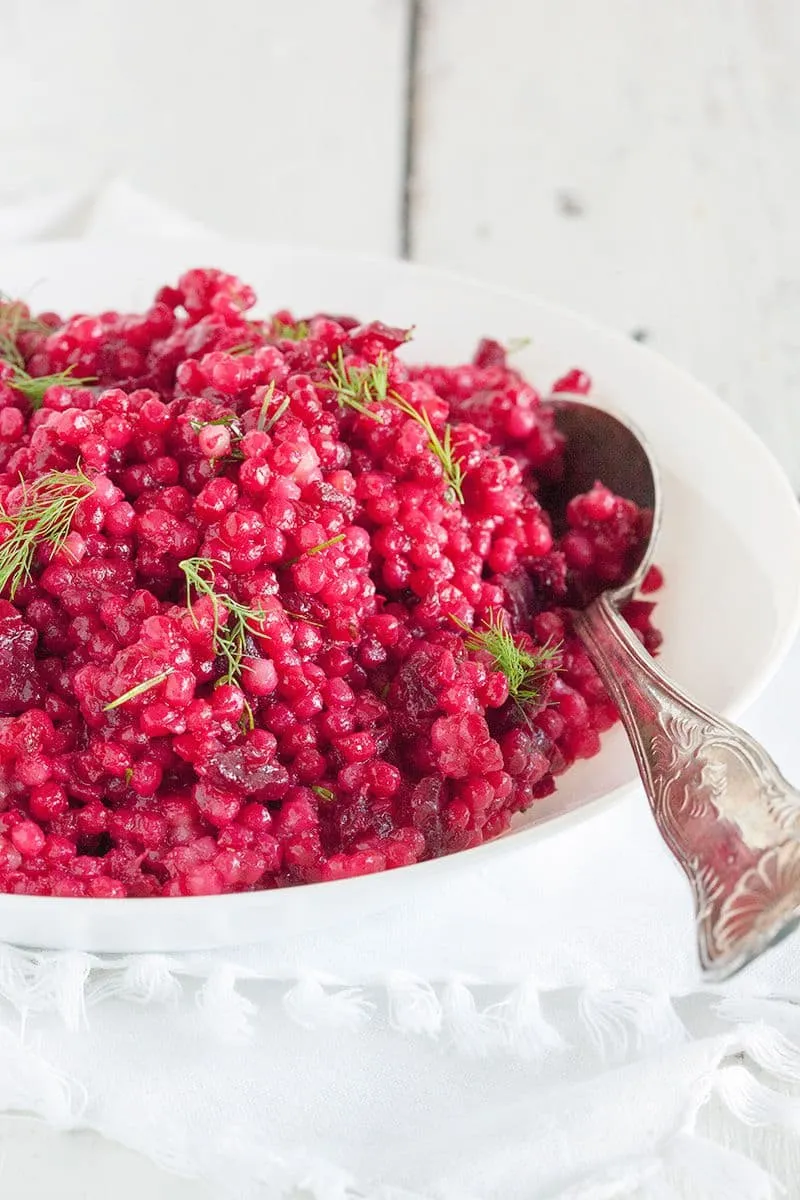 Rode bieten parelcouscous salade
