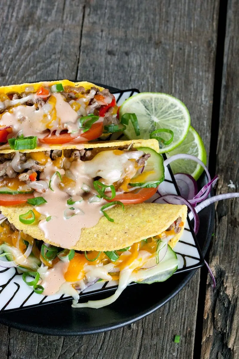 Gruyère en cheddar kaas taco's